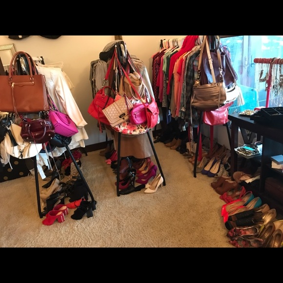 Meet your Posher, Heather - Picture 2 of 6